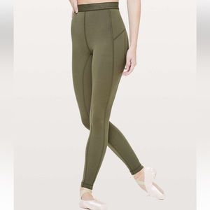 Lululemon Leggings 28" Size 6 green